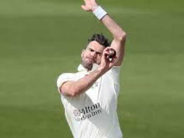 అత్యధికంగా మెయిడిన్ ఓవర్లు: