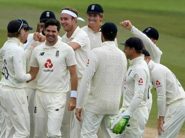 2003లో అరంగేట్రం: