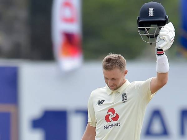  రెండో ఇంగ్లండ్ క్రికెటర్‌గా: