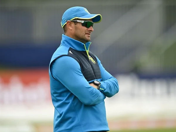 ఎప్పటికీ ఒంటరిగానే ఉన్నా