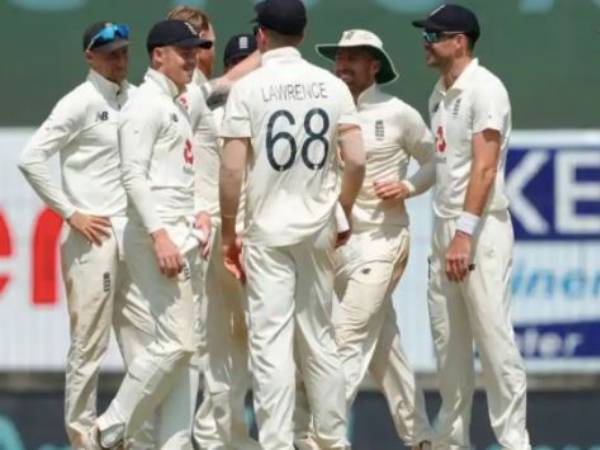 బౌలర్లు చెలరేగితే..