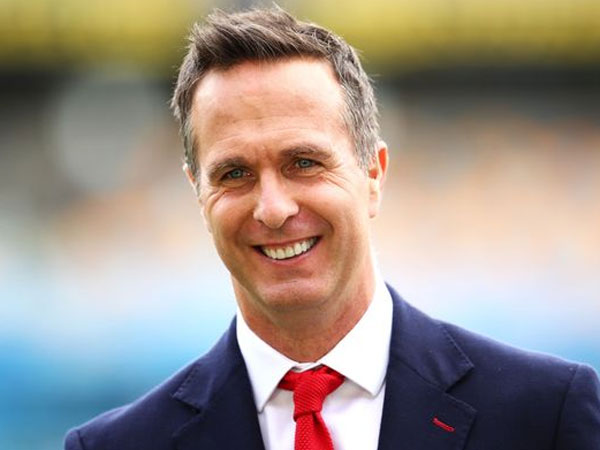  వాన్‌పై ఫ్యాన్స్ ఫైర్..