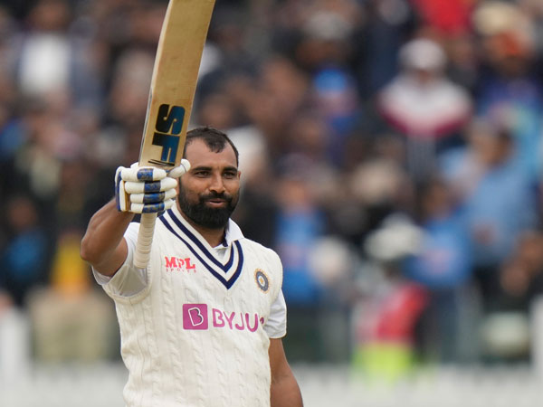 సిక్సర్తో షమీ హాఫ్ సెంచరీ.. సిక్సర్తో షమీ హాఫ్ సెంచరీ..