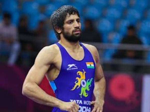 గోల్డే నా టార్గెట్.. గోల్డే నా టార్గెట్..