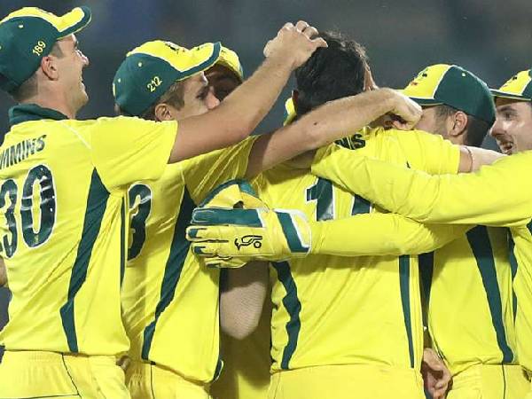 నాలుగో బంతి డాట్..