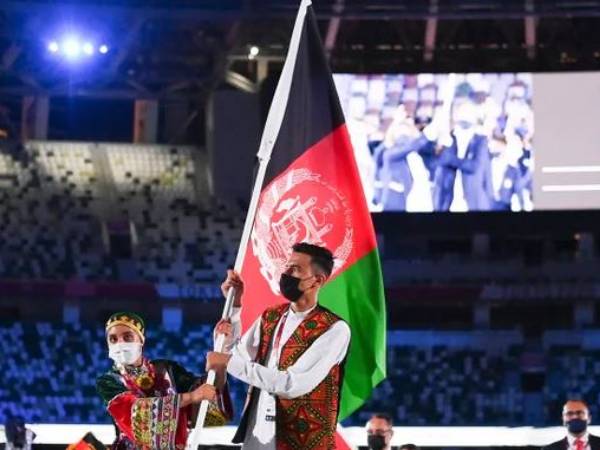  ఆటగాళ్లు లేకున్నా అఫ్గాన్‌ జెండా రెపరెపలు