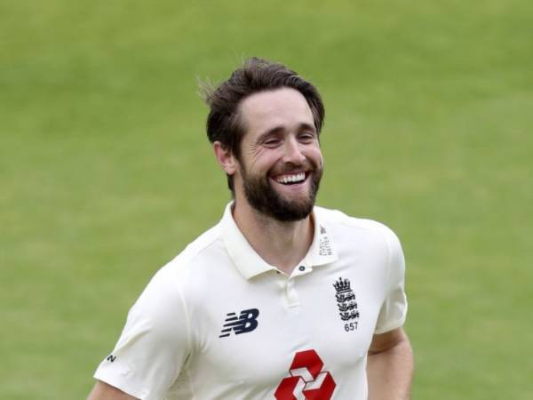 ఆదుకున్న ఓలీ పోప్‌: