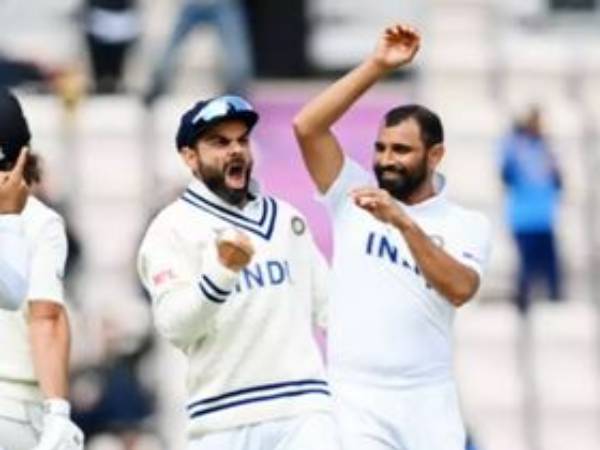 షమీ బౌలింగ్‌ను ఎదుర్కోవడం కష్టం: