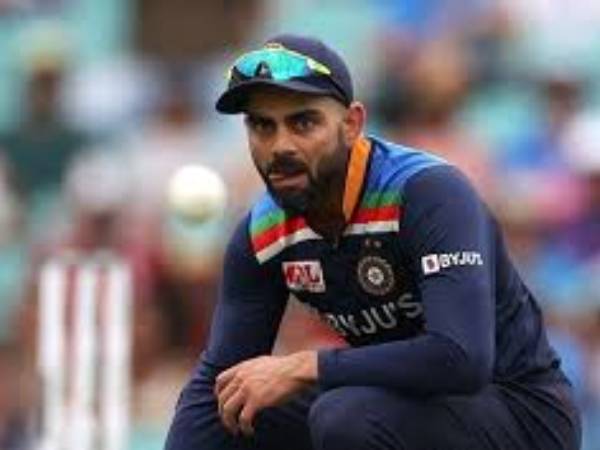 ధోనీ చేసేదేం లేదు..