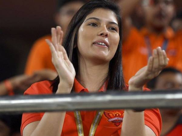 ఎగిరి గంతేసిన కావ్య మారన్: