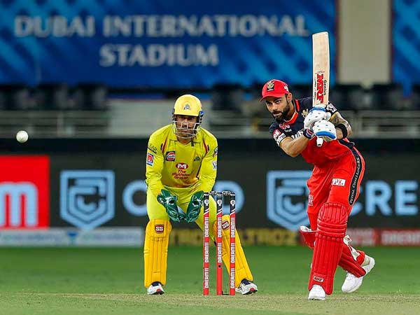 ఎంఎస్ ధోనీ వర్సెస్ విరాట్ కోహ్లీ..