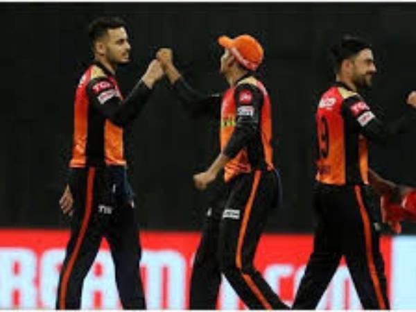  నాలుగు మార్పులతో సన్‌రైజర్స్: