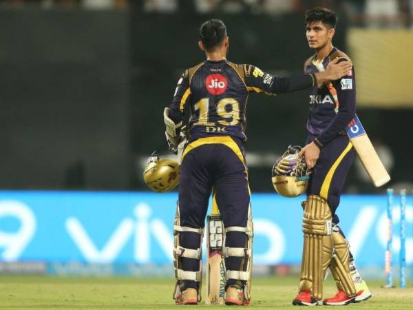 కార్తీక్‌ మెరుపులు: