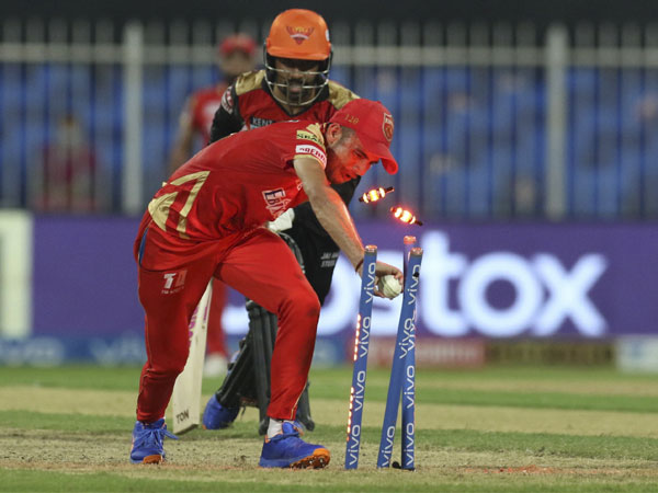  కేన్ వికెట్.. సాహా రనౌట్