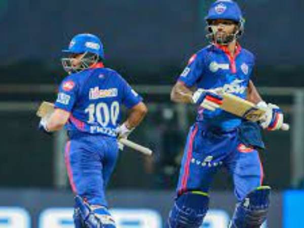 ఒకవైపు సాధన చేస్తూ: