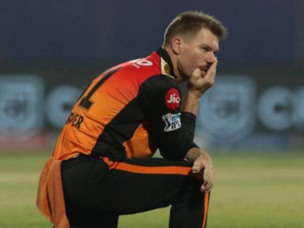  వార్నర్ ఔట్: