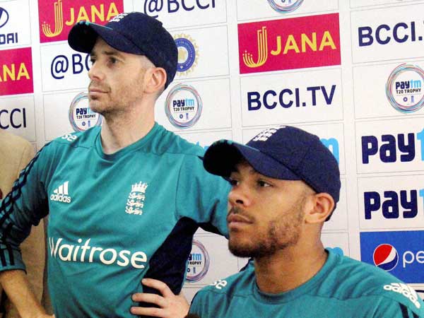 జట్టులోకి టిమల్ మిల్స్‌