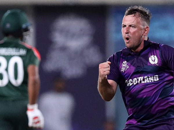  చేతులెత్తేసిన బ్యాట్స్‌మెన్