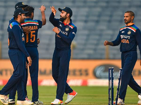 ఆరుగురు బౌలర్లు అయితే..