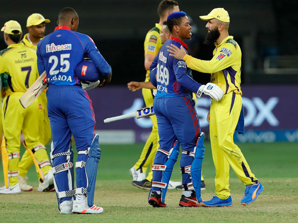 చెలరేగిన ధావన్, హెట్‌మైర్..