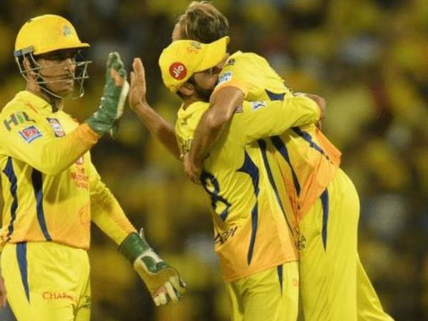 రైనా బ్యాట్ జుళిపిస్తే: