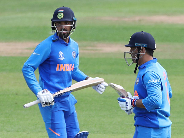 కుర్రాళ్ల కన్నా బలంగా..