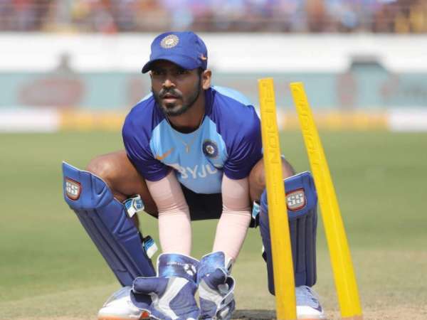  భరత్ పై మాజీ క్రికెటర్ల ప్రశంసలు