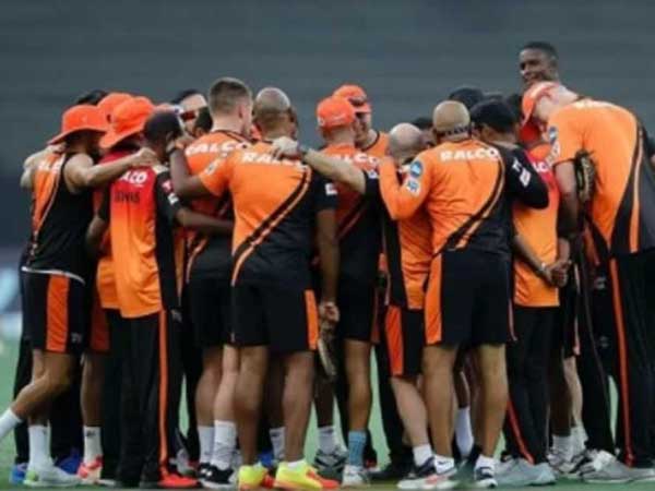 David Warner reacts after Kane Williamson posts an SRH team picture without the Aussie in it