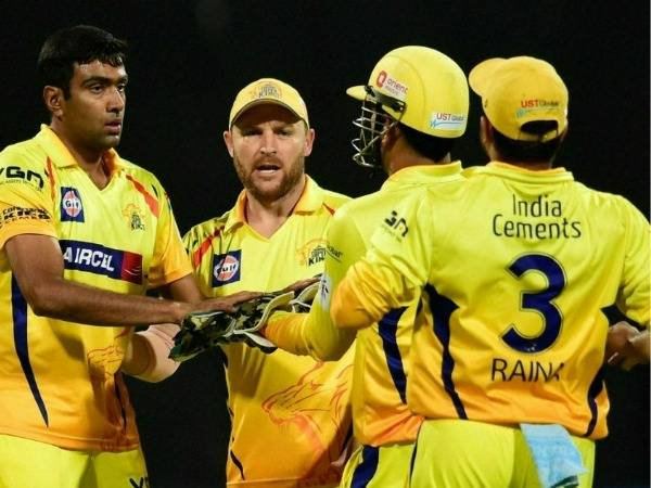 సోషల్ మీడియాలో దుమారం.. సోషల్ మీడియాలో దుమారం..