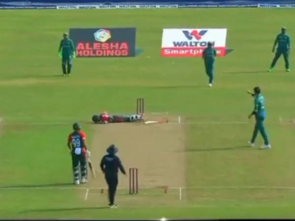 పాకిస్తాన్ బౌలర్ల ధాటికి..
