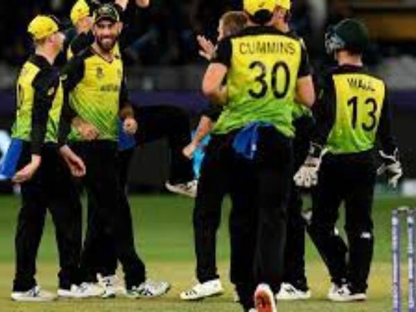  కొంతమేర ప్రతిఘటించిన నయీం, మహ్మదుల్లా..