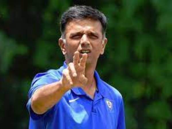 స్పందించిన మాజీలు..