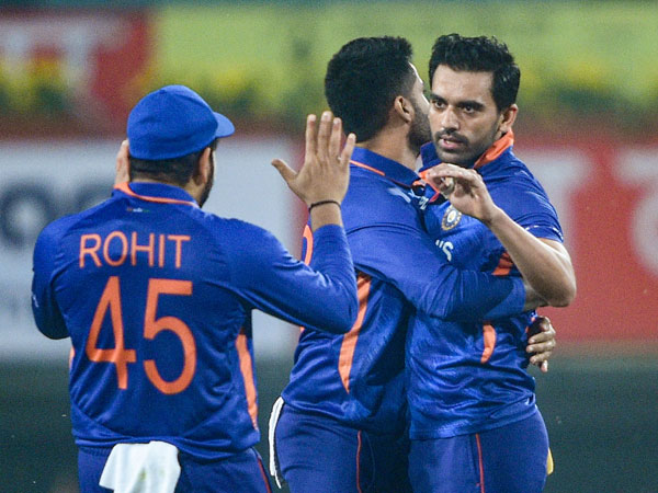 పూర్తి డిఫరెంట్‌గా రోహిత్..