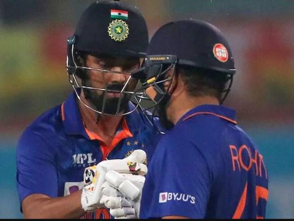  చెలరేగిన రోహిత్, రాహుల్..