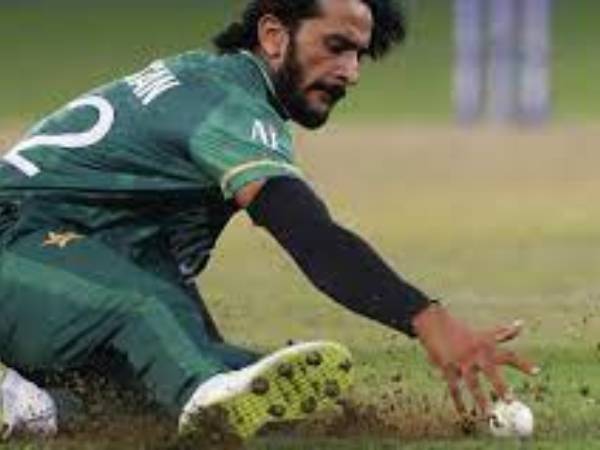  హసన్‌ అలీపై పేలుతున్న సెటైర్లు..