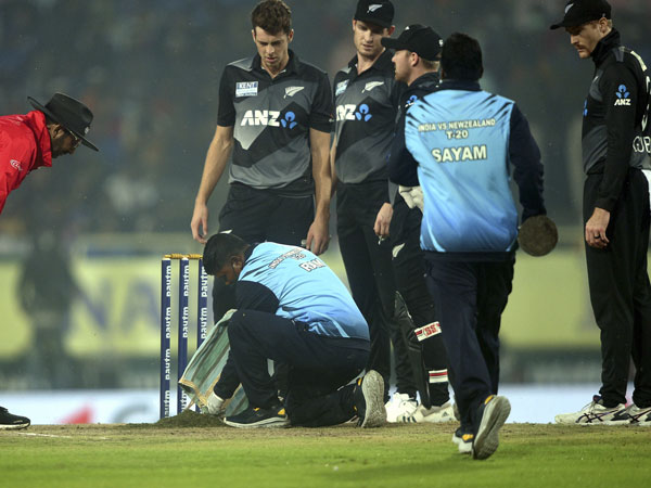 బోణీ కొట్టకుండానే..