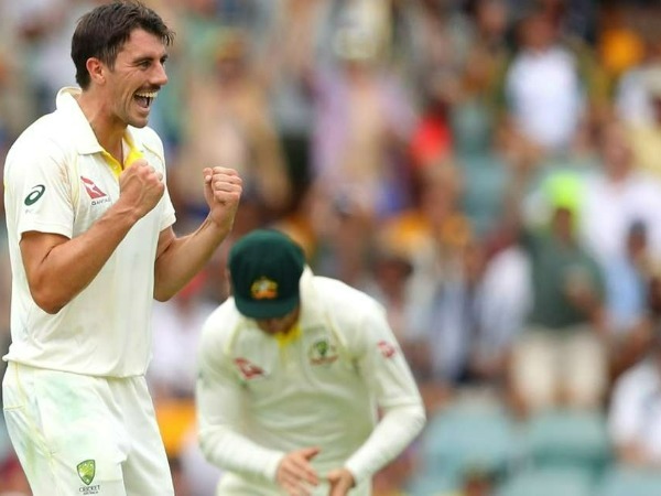 ఫాస్ట్ బౌలర్ చేతికి.. 