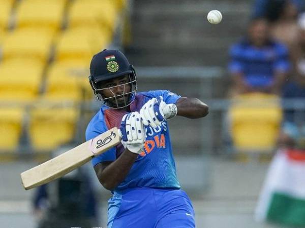 10 టీ20లు.. 117 పరుగులు: 10 టీ20లు.. 117 పరుగులు: