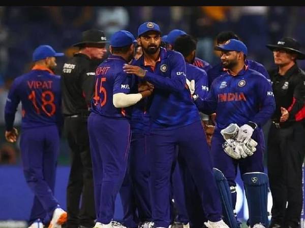 ఆరుగురు స్పెషలిస్ట్ బౌలర్లు.. ఆరుగురు స్పెషలిస్ట్ బౌలర్లు..