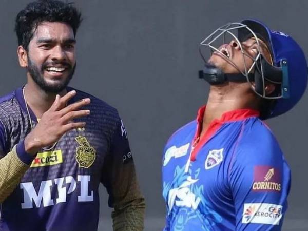 ఆల్రౌండర్లుగా వెంకటేశ్ అయ్యర్, అక్షర్ పటేల్.. ఆల్రౌండర్లుగా వెంకటేశ్ అయ్యర్, అక్షర్ పటేల్..