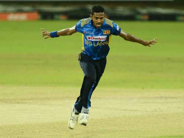 వ‌న్డేల్లో ఎక్కువ వికెట్లు తీసింది వీరే