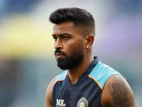 హార్దిక్ ఔట్.. అయ్యర్ ఇన్..