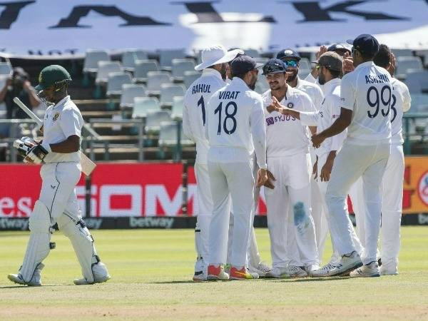 చెలరేగిన బుమ్రా...