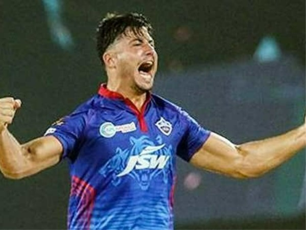 ఢిల్లీని వదిలి..