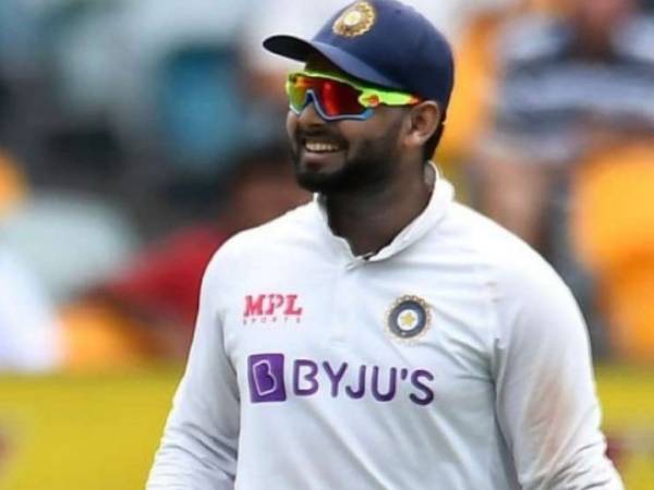 అత్యుత్సాహంతో.. అత్యుత్సాహంతో..