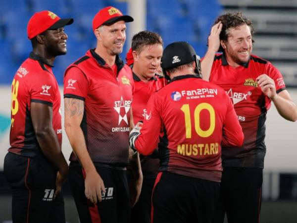 పీట‌ర్స‌న్ జోరు