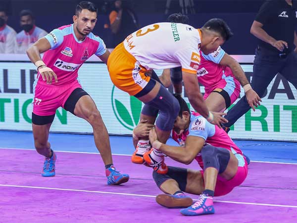 ఉత్కంఠగా జైపూర్ vs ఢిల్లీ పోరు