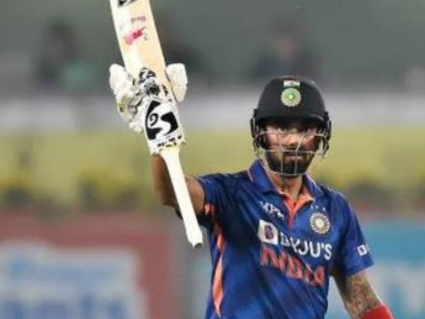 టీమ్ మార్చాలి..