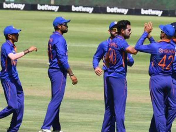  దీపక్ చాహర్‌ను తీసుకోవాలి..