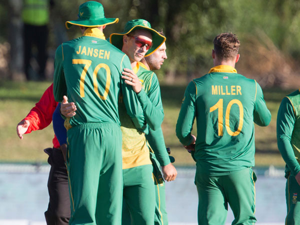 క్రెడిట్ సఫారీలదే..